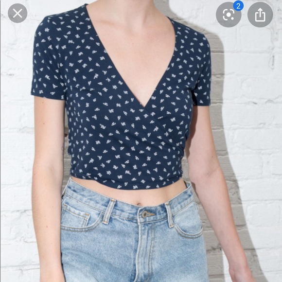 Brandy Melville Tops - Brandy Melville Rae top